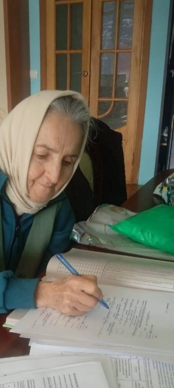 Оказала социально-бытовую услугу, своей подопечной  с целью оказания социальных услуг.